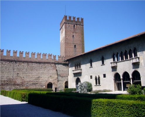 Castelvecchio italy cycling tours